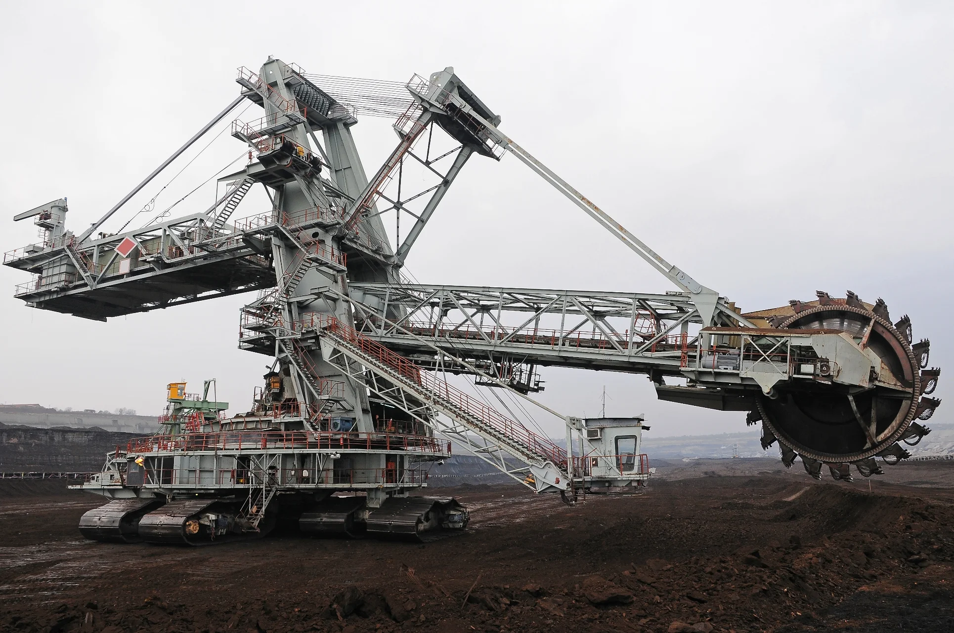 เครื่องขุดเจาะ