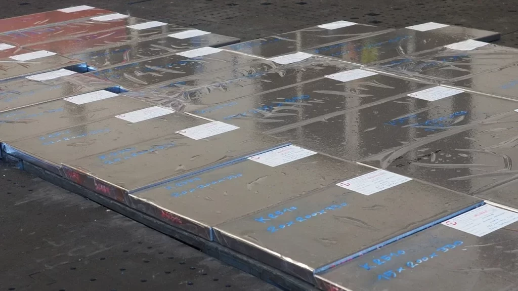 เหล็กแผ่นปาดเจียร์ฟินิชชิ่งเพลท