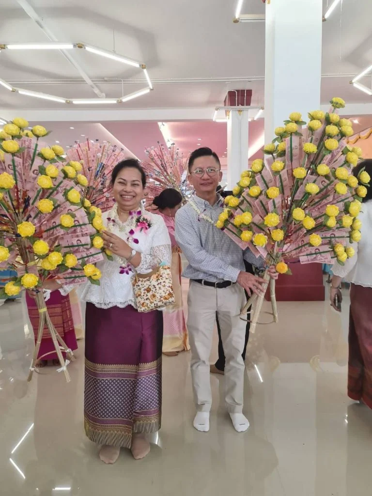 คุณหนึ่งคุณยิ่งร่วมทอดกฐิน-1