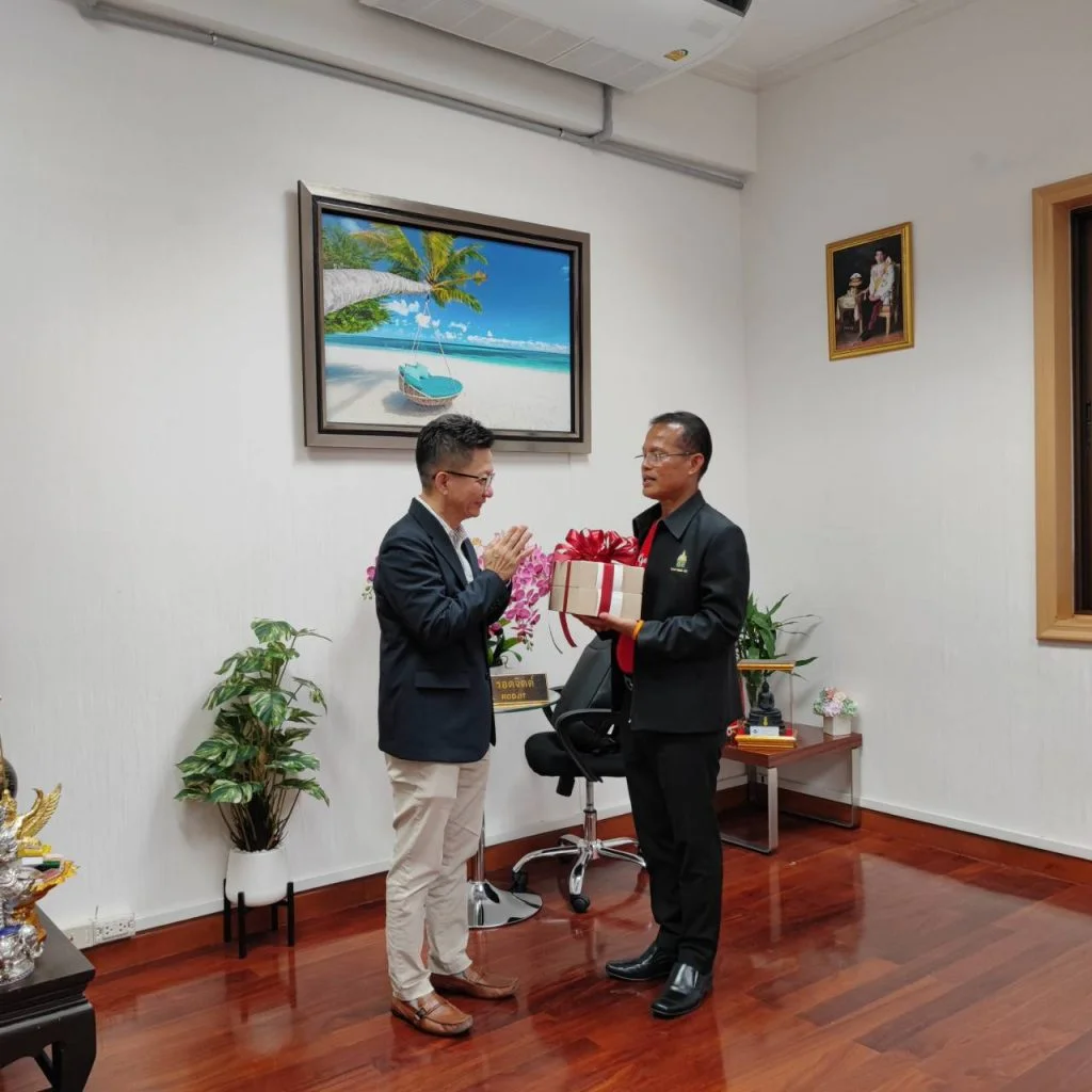 เข้าเยี่ยมชมกับท่านถวิล-2